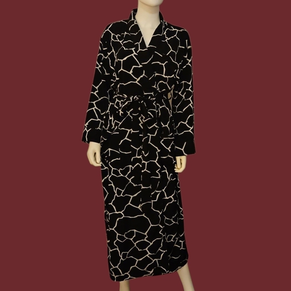 Vtg GJG SOFTLY Black and White Pattern House Coat Swim Cover-up Kimono Dress - Picture 1 of 15